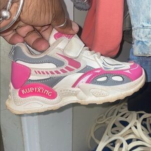 Kids Pink and Gray Sneakers❤️amo